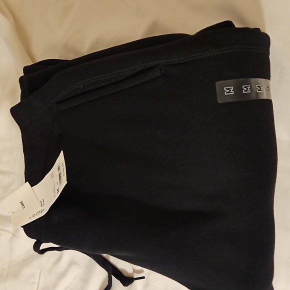 NEW. UNIQLO MEN'S SWEATPANTS. SIZE MEDIUM. COLOR BLACK - Picture 12 of 13